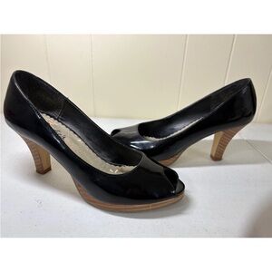 Candie's Black Patent Peep-Toe Heels with Stacked brown soles & heels Sz 7 1/2 M